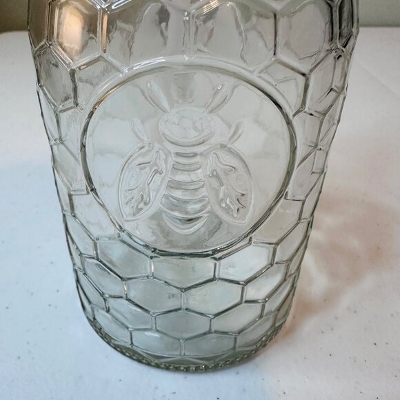 Honeycomb Pattern Glass Soap Dispenser With Bee Design - Bee Soap Dispenser - Picture 2 of 6